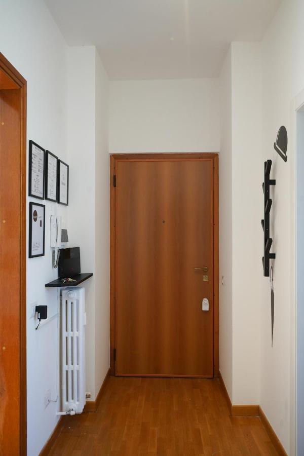 10 Min From The Airport-Wifi-Free Parking Apartman Samarate Kültér fotó