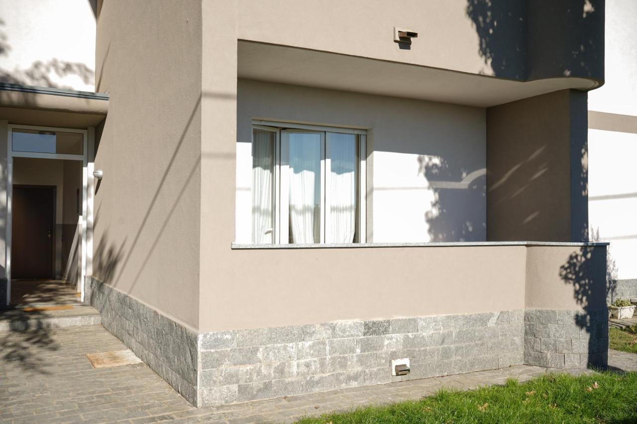 10 Min From The Airport-Wifi-Free Parking Apartman Samarate Kültér fotó