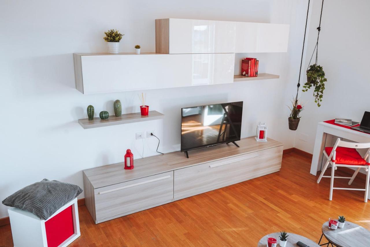 10 Min From The Airport-Wifi-Free Parking Apartman Samarate Kültér fotó